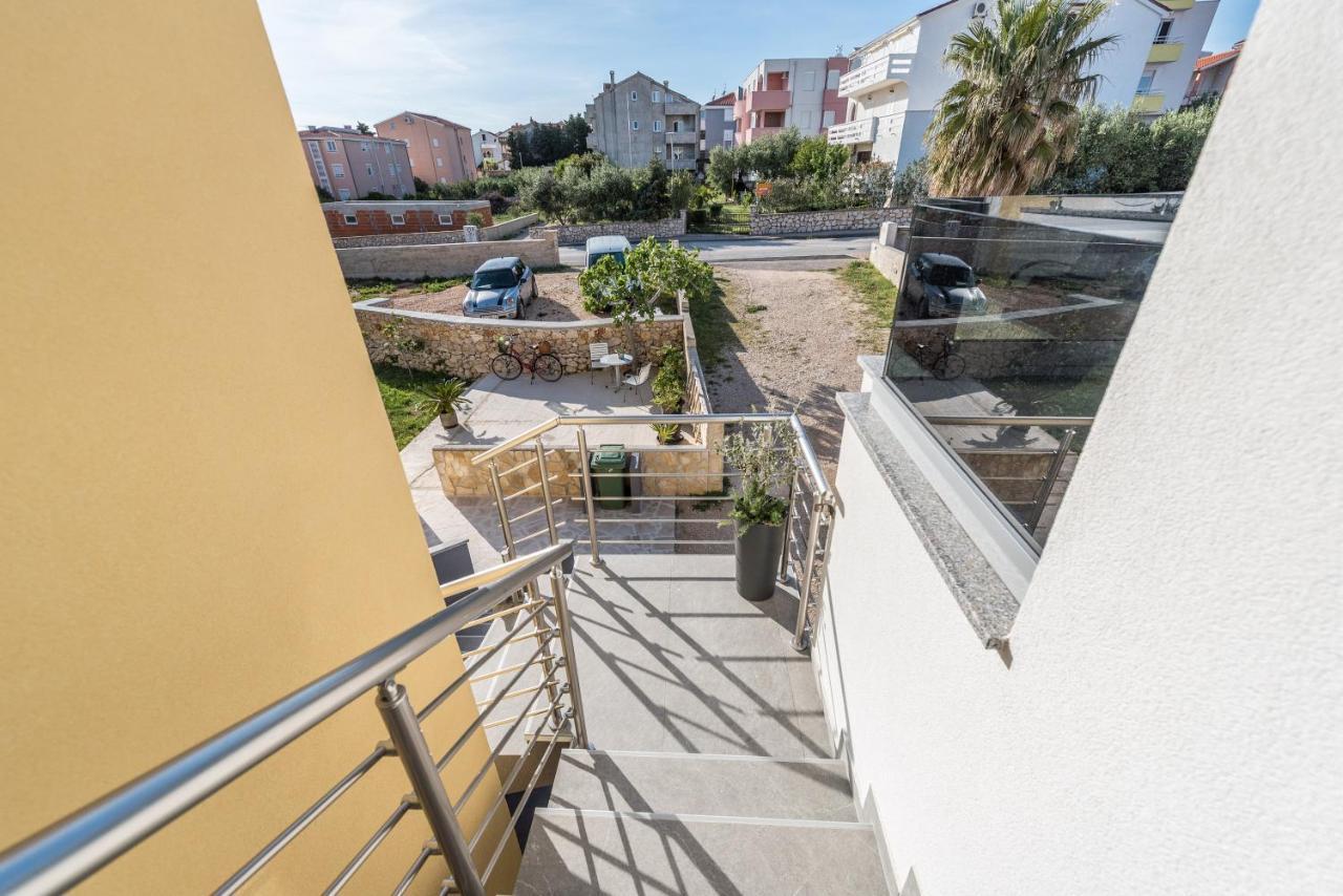 Apartments Yellow Novalja Bagian luar foto